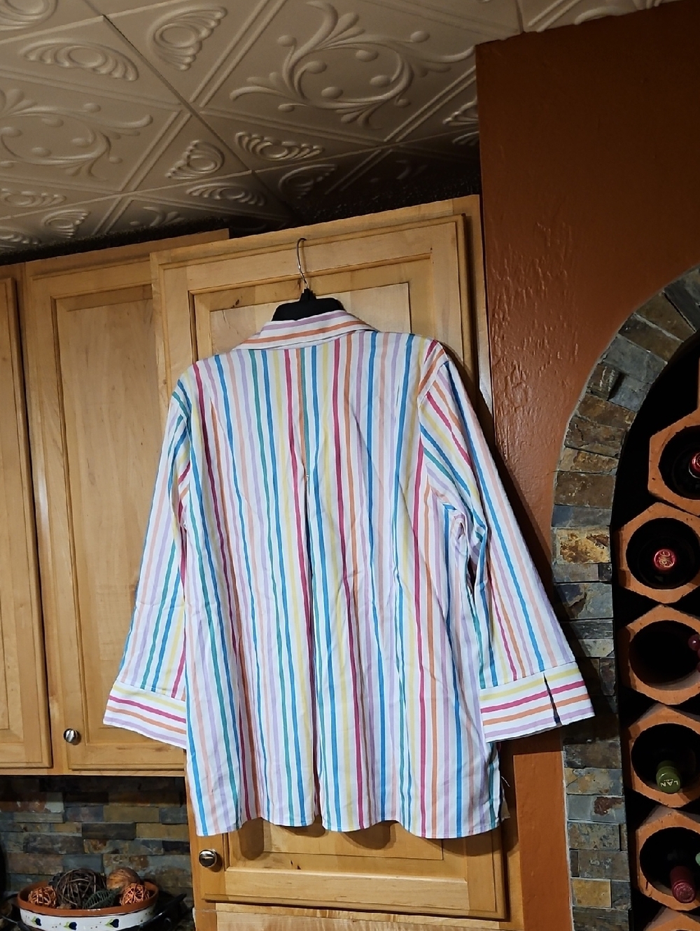 Ali Miles Blue Pink Rainbow Striped Print 3/4 Sleeve V-Neck Popover Top NWT - Picture 2 of 3